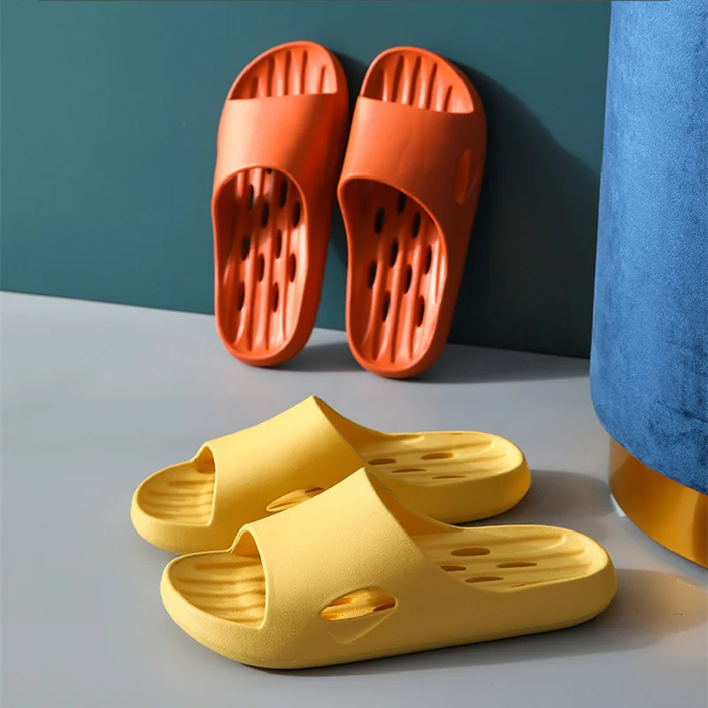 Женские Мужские тапочки для ванной комнаты, нескользящая быстросохнущая летняя обувь, массажные тапочки для ног, мягкие горки для душа для любителей EVA Изображение 3