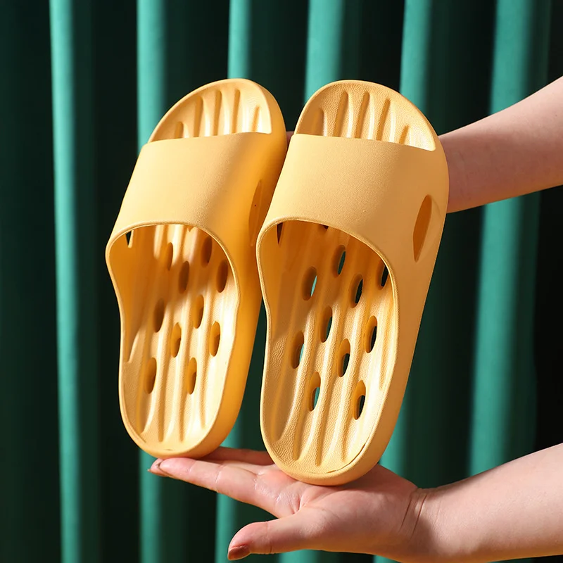 Женские Мужские тапочки для ванной комнаты, нескользящая быстросохнущая летняя обувь, массажные тапочки для ног, мягкие горки для душа для любителей EVA Изображение 5